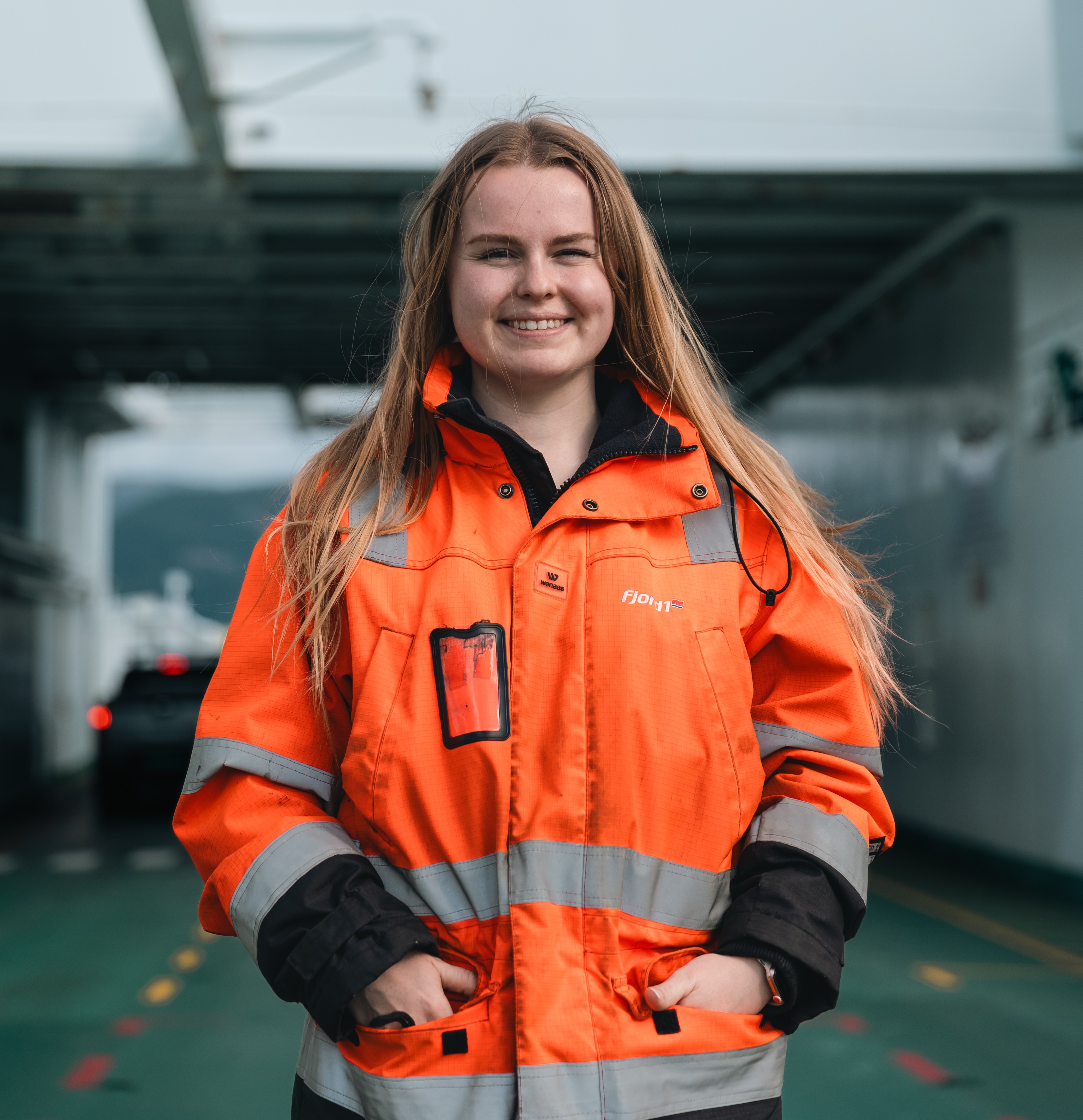 Fjord1-mannskap på bildekket til M/F Selje