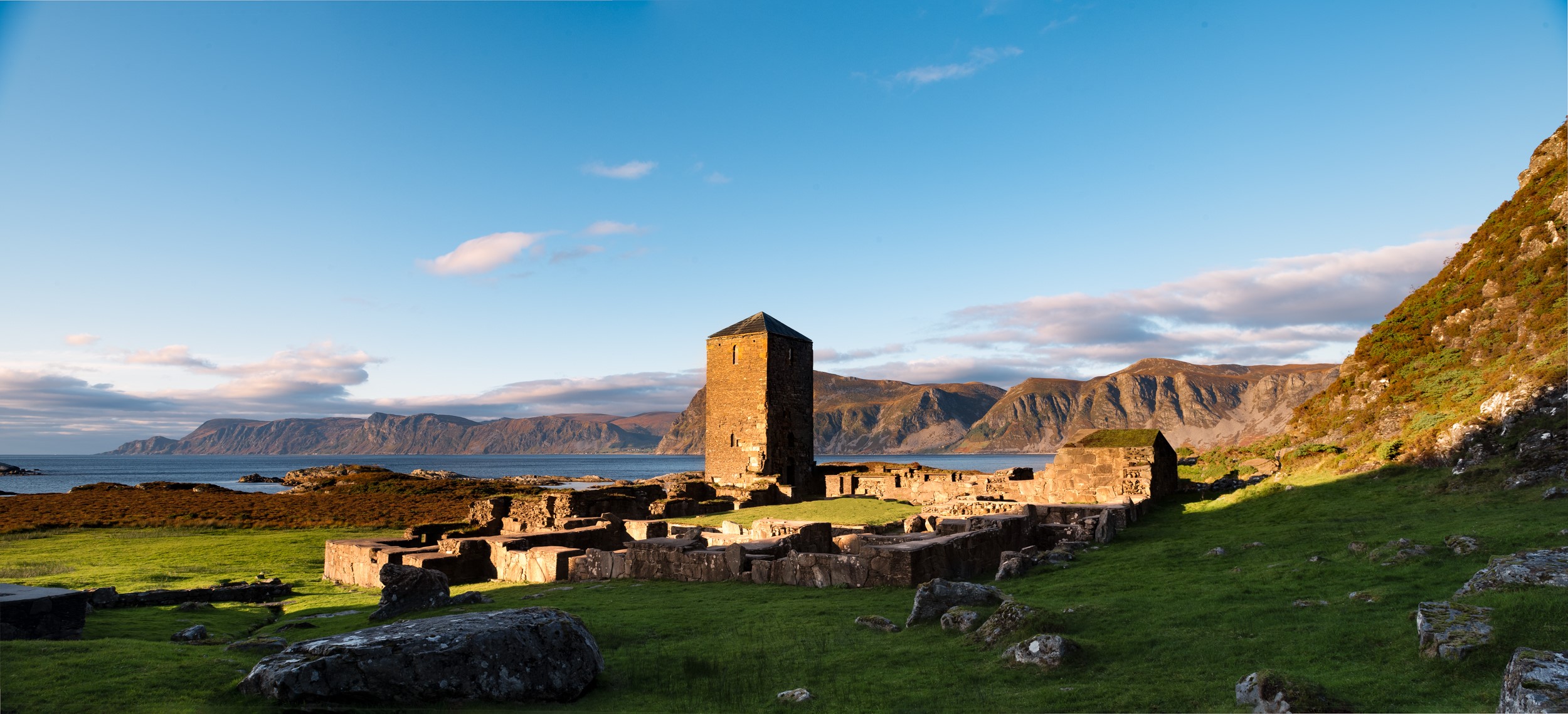 Oversiktbilete av Selja Kloster - Ulf Rugumayo Amundsen