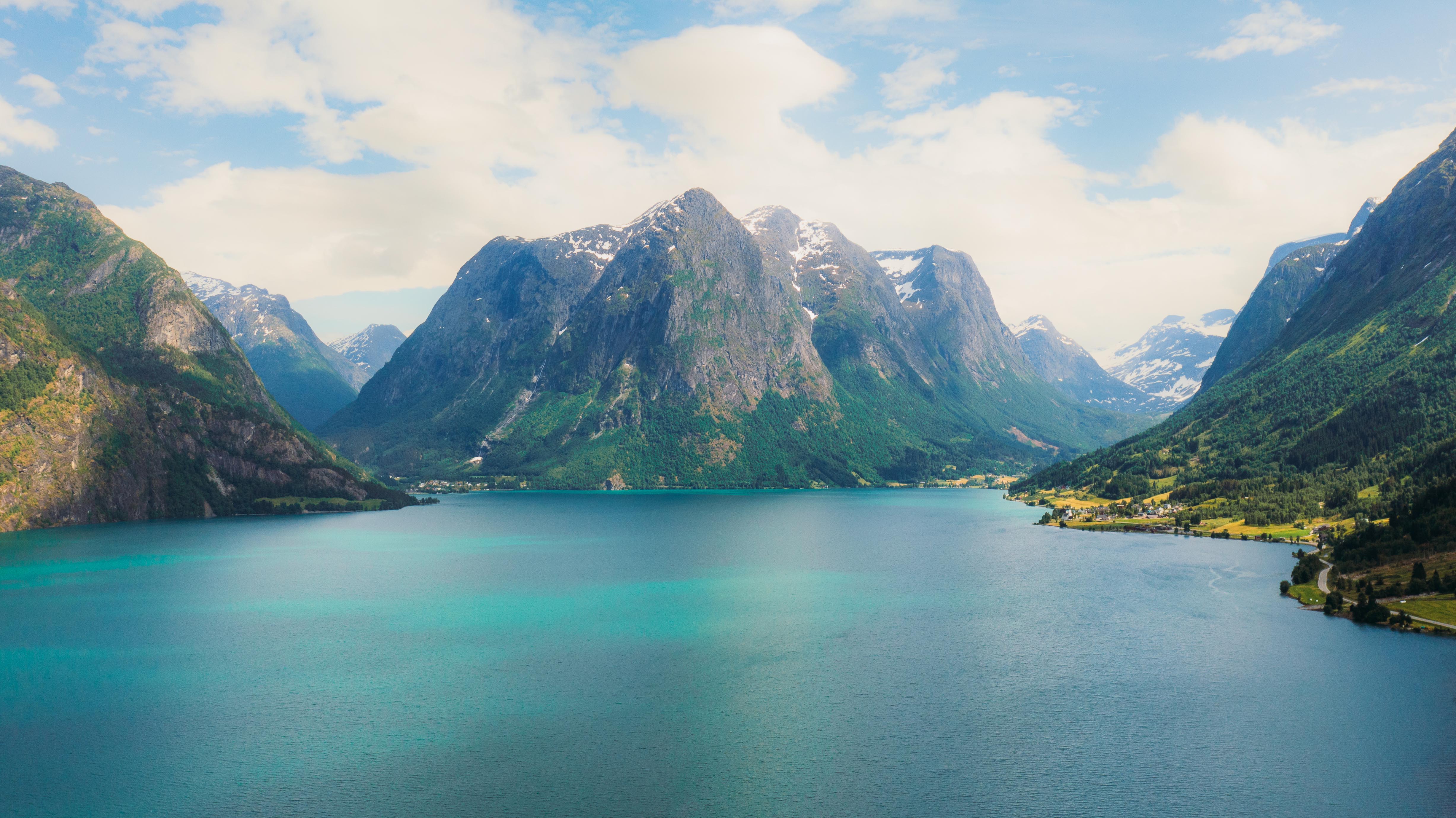 Oppstryn oppstrynsvatnet