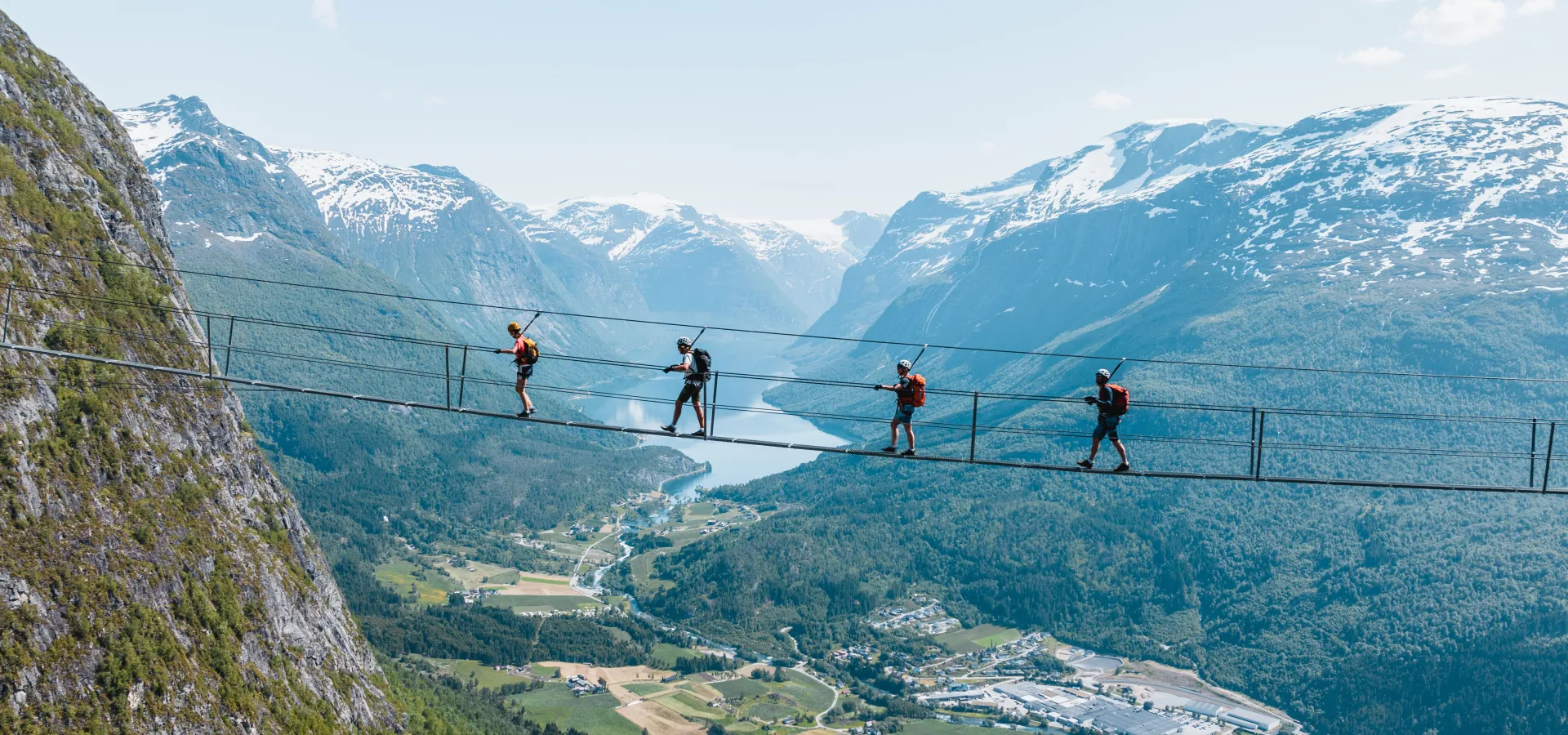 Via ferrata Loen Gjolmunnnbrua - Loen Active Simon Sjokvist