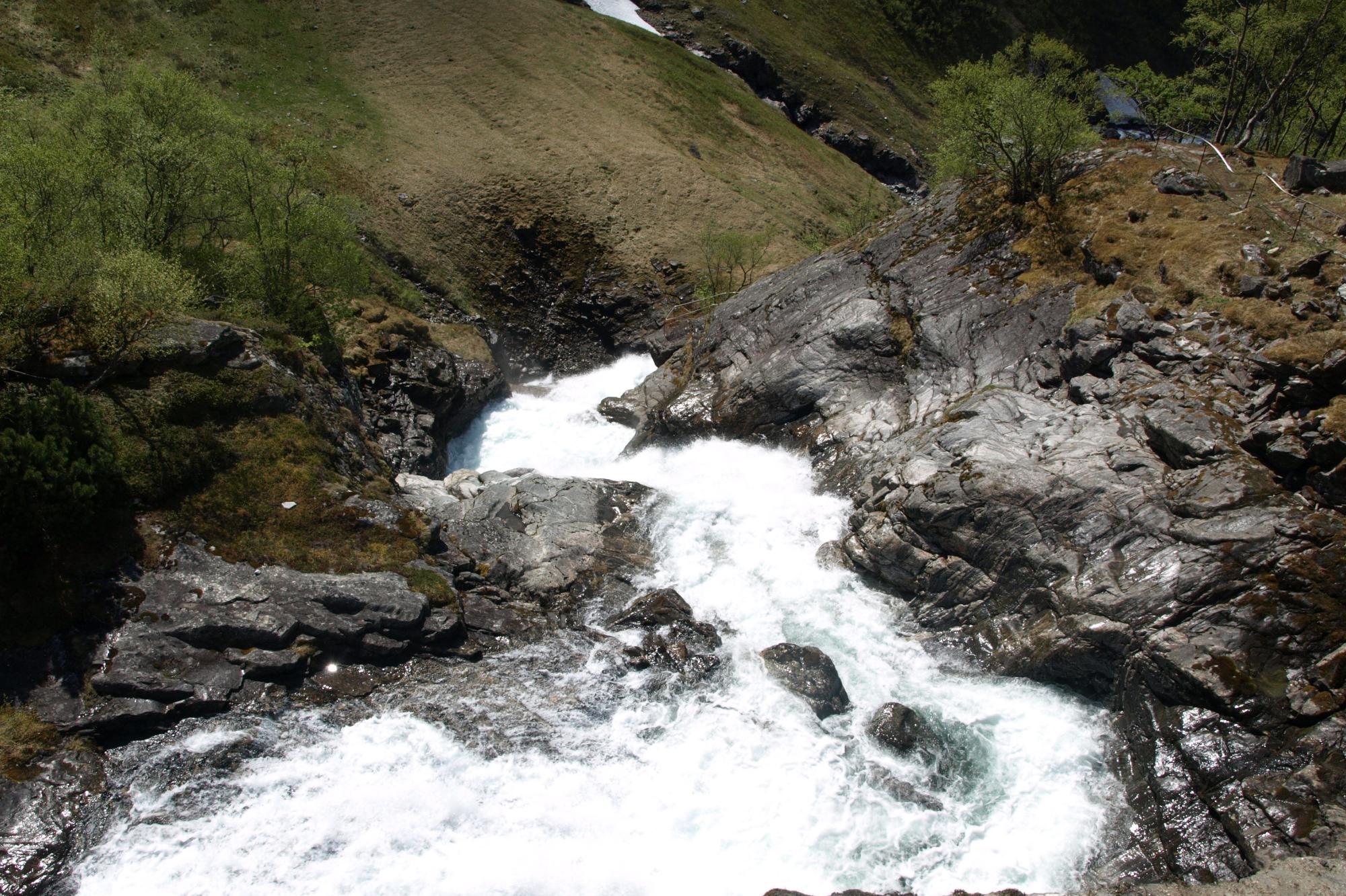 Øvstefoss Waterfall