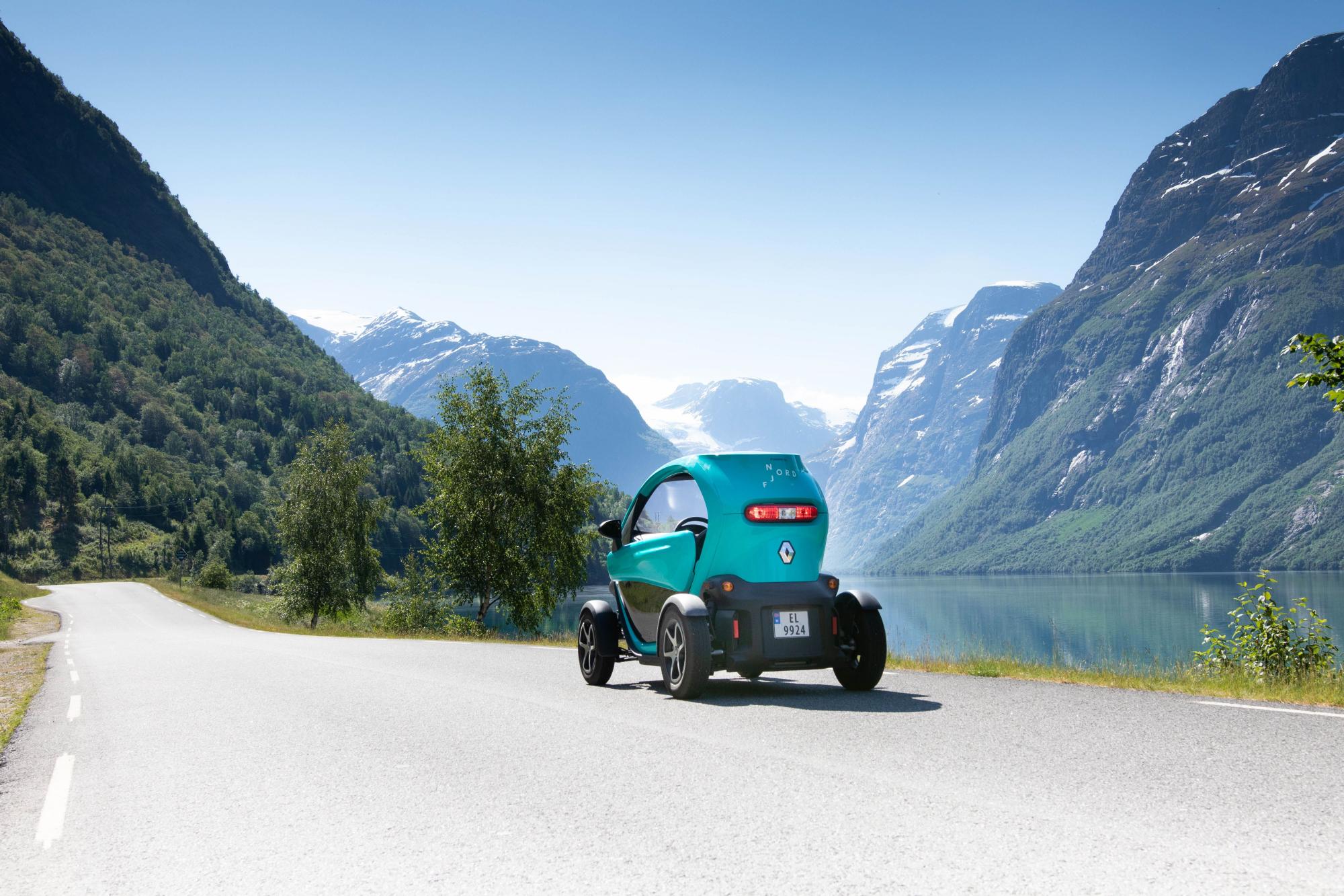 Rent an electric car in the Lodalen valley