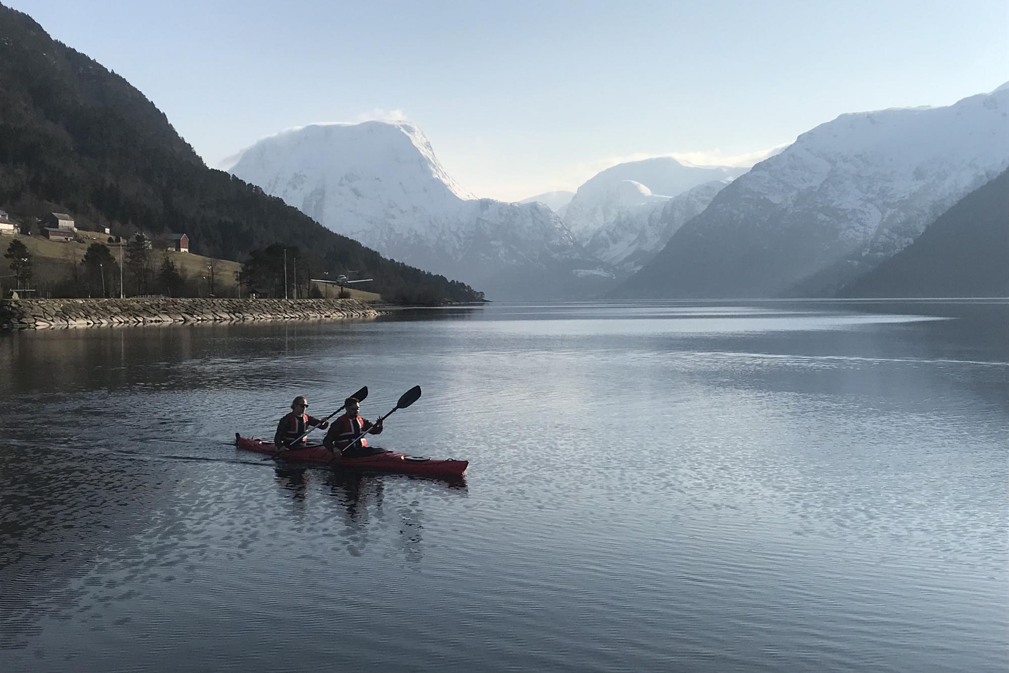 Kayak tour on Breimsvatnet lake - 3 hours