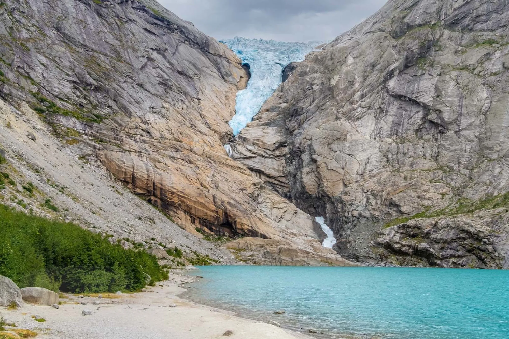 istockphoto Briksdalsbreen