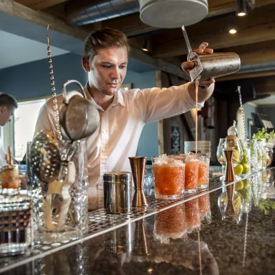 Knutholmen drinker bar uteliv